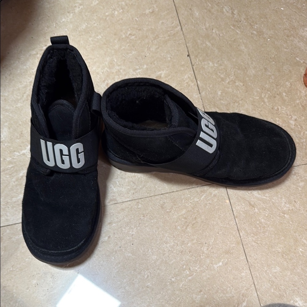 UGG Cildren or Women’s boots UGG Suede Neumel Children or womens booties